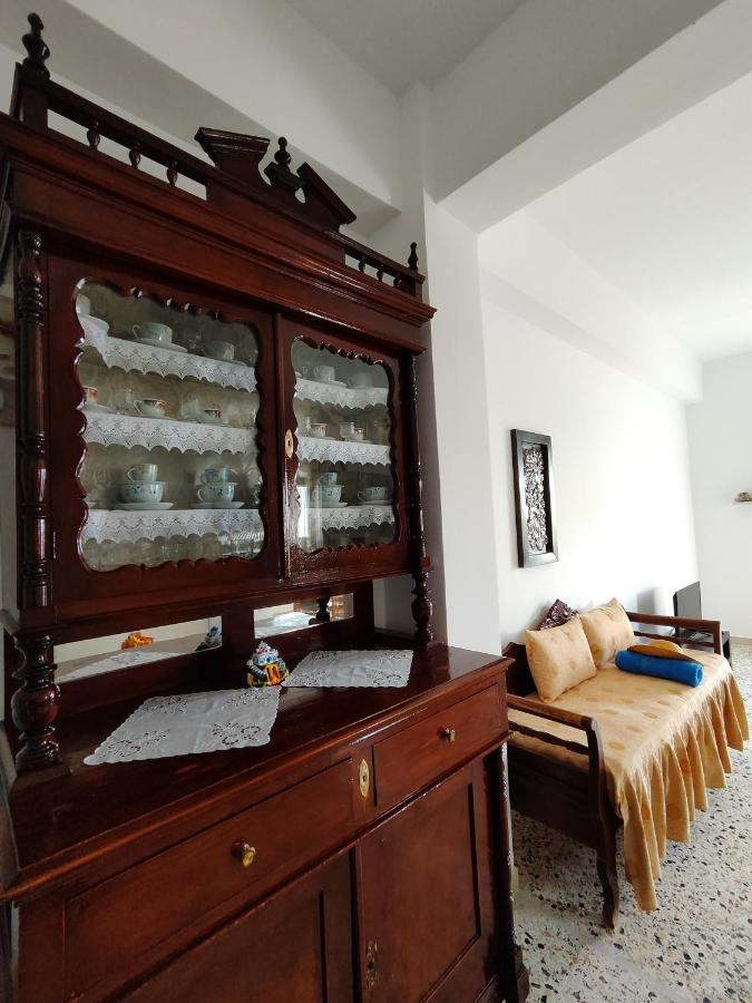 Oasis Apartments 페리사 외부 사진