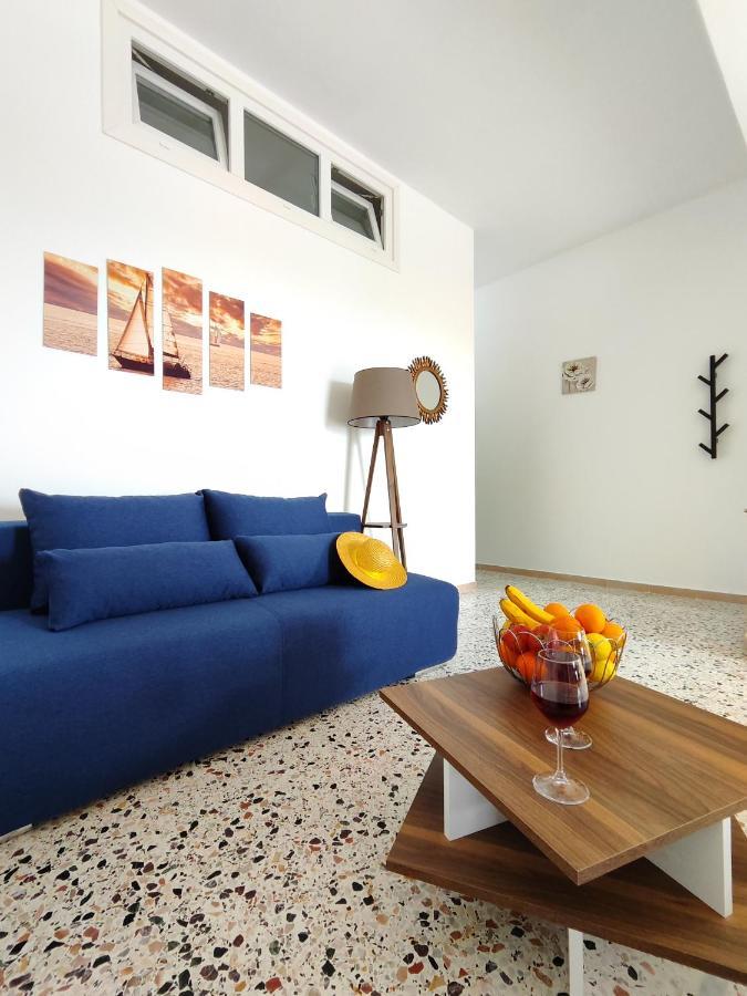 Oasis Apartments 페리사 외부 사진
